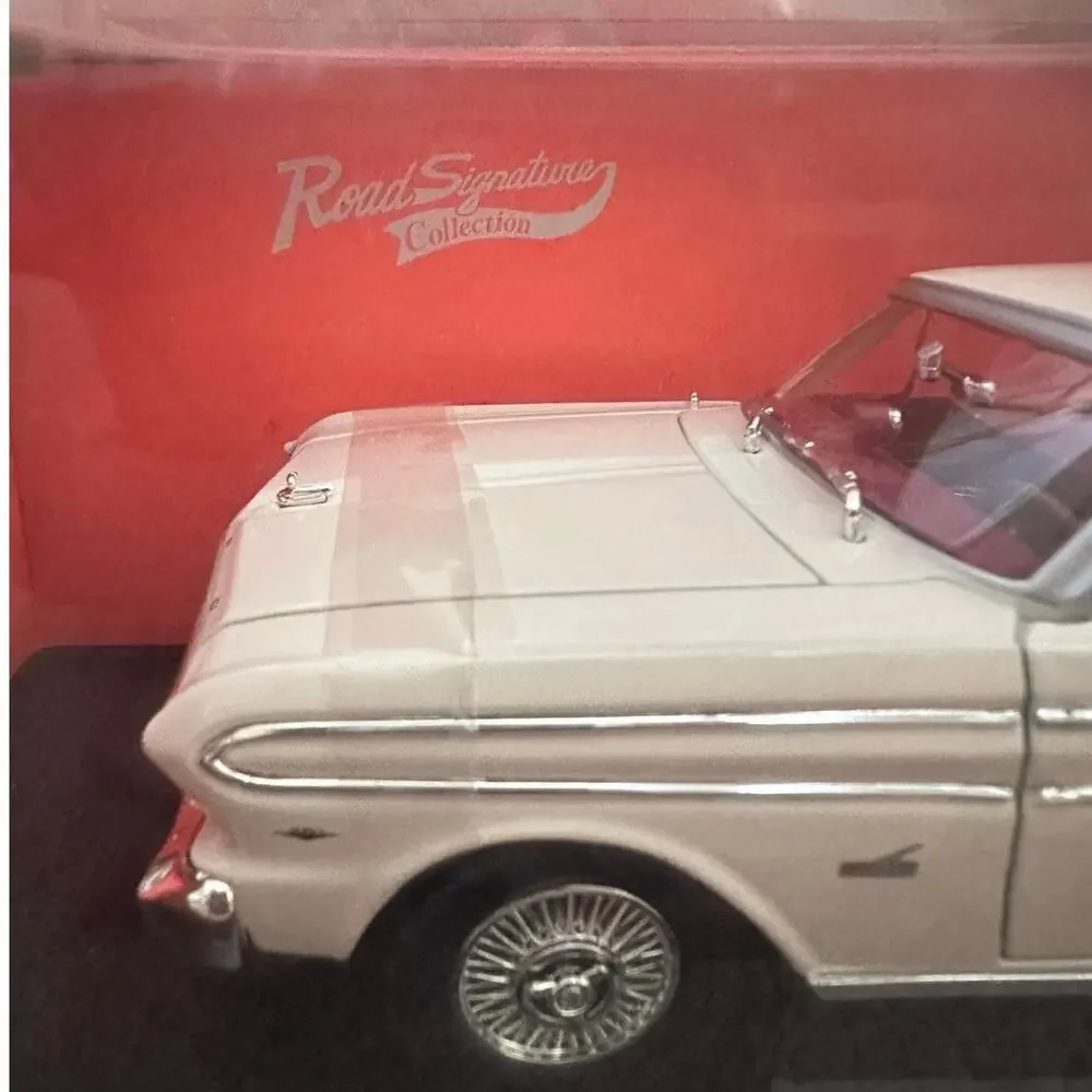 Road Signature 1964 Ford Falcon 1/18 Scale Diecast Model Car White 92708 NIB